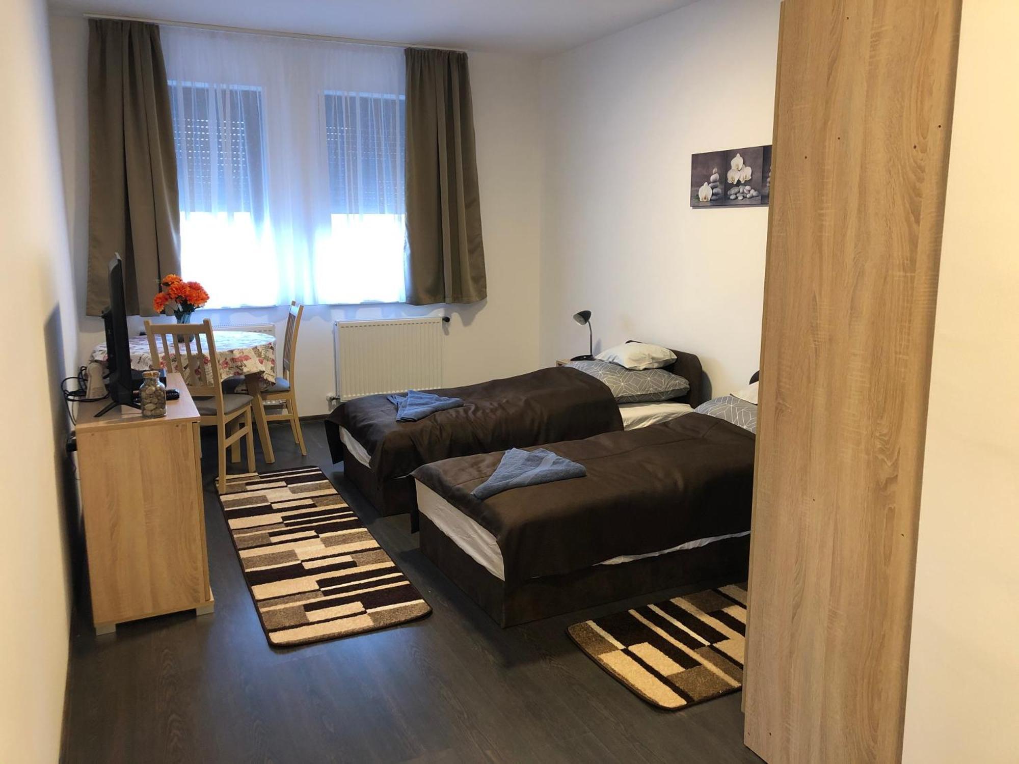 Lukacs Vendeghaz Otel Erdohorvati Oda fotoğraf
